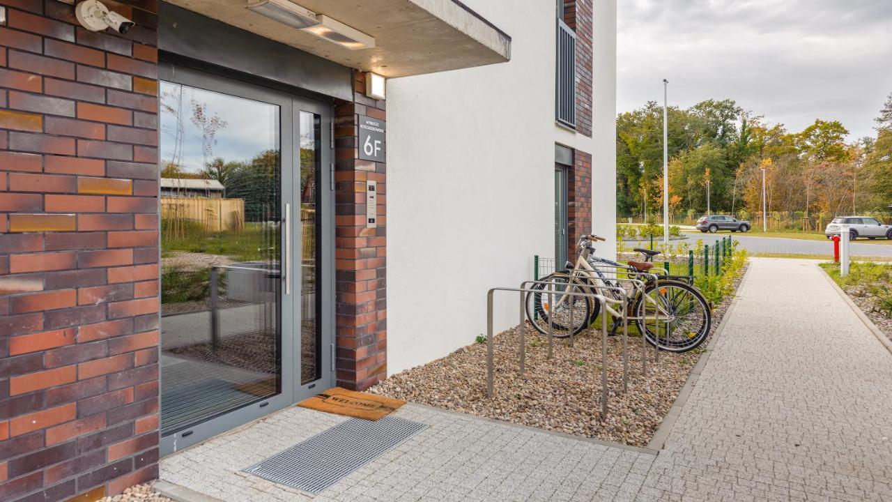 Apartamenty Sun & Snow Polwysep Dziwnów Exteriör bild