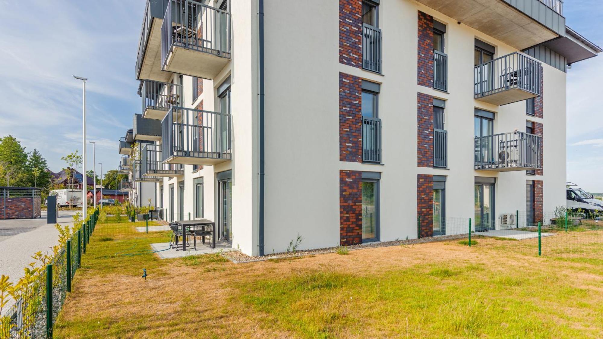 Apartamenty Sun & Snow Polwysep Dziwnów Exteriör bild