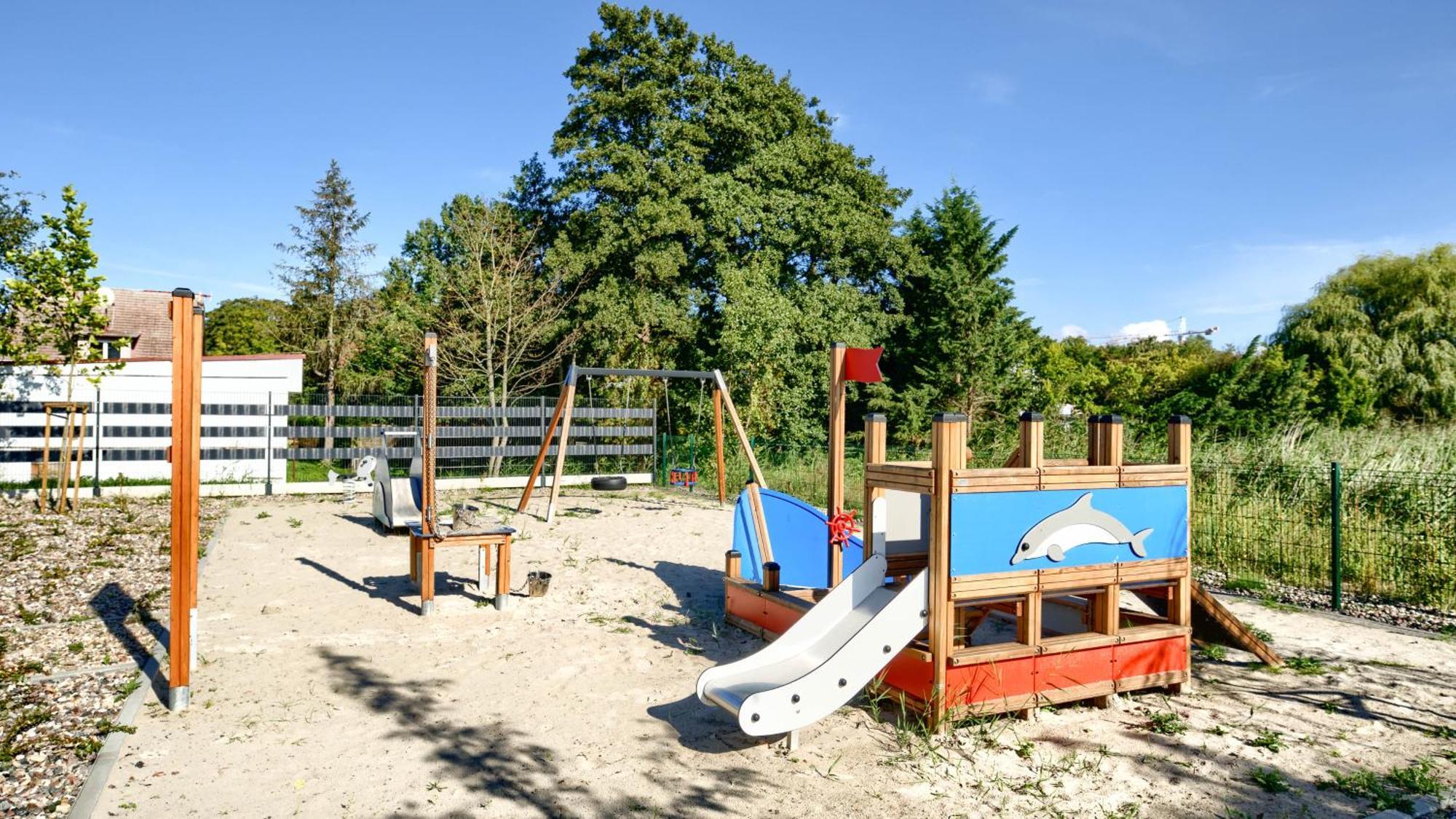 Apartamenty Sun & Snow Polwysep Dziwnów Exteriör bild
